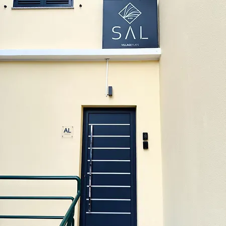 S A L - Village Flats