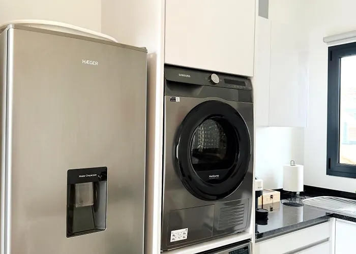 S A L - Village Flats